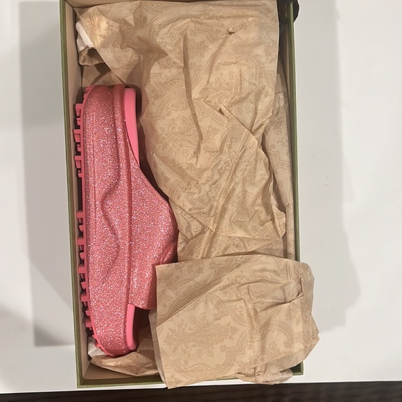 Interlocking G Slide Sandals size 8 and 10 - Picture 4 of 7